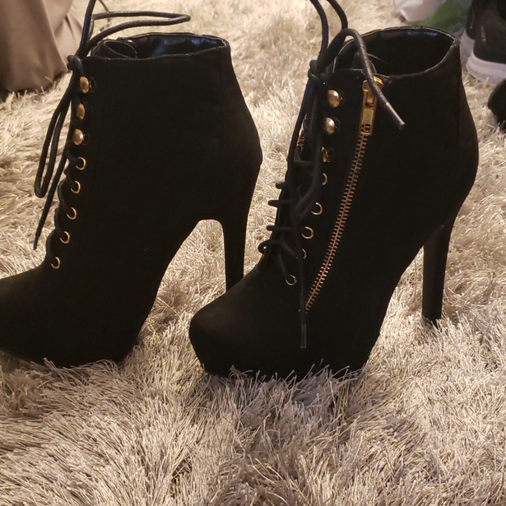 Shoes - Picture 2 of 3